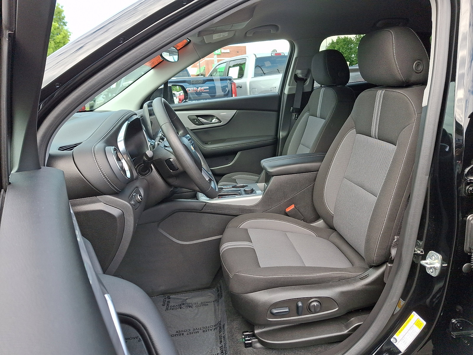 Used 2025 Chevrolet Blazer LT AWD/4WD image 13
