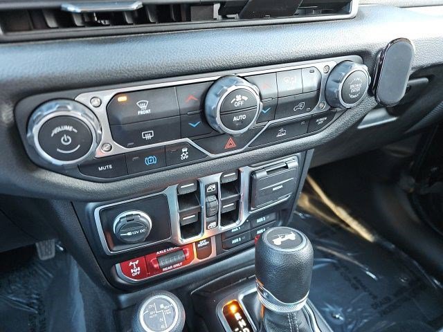 Used 2024 Jeep Wrangler Willys image 25