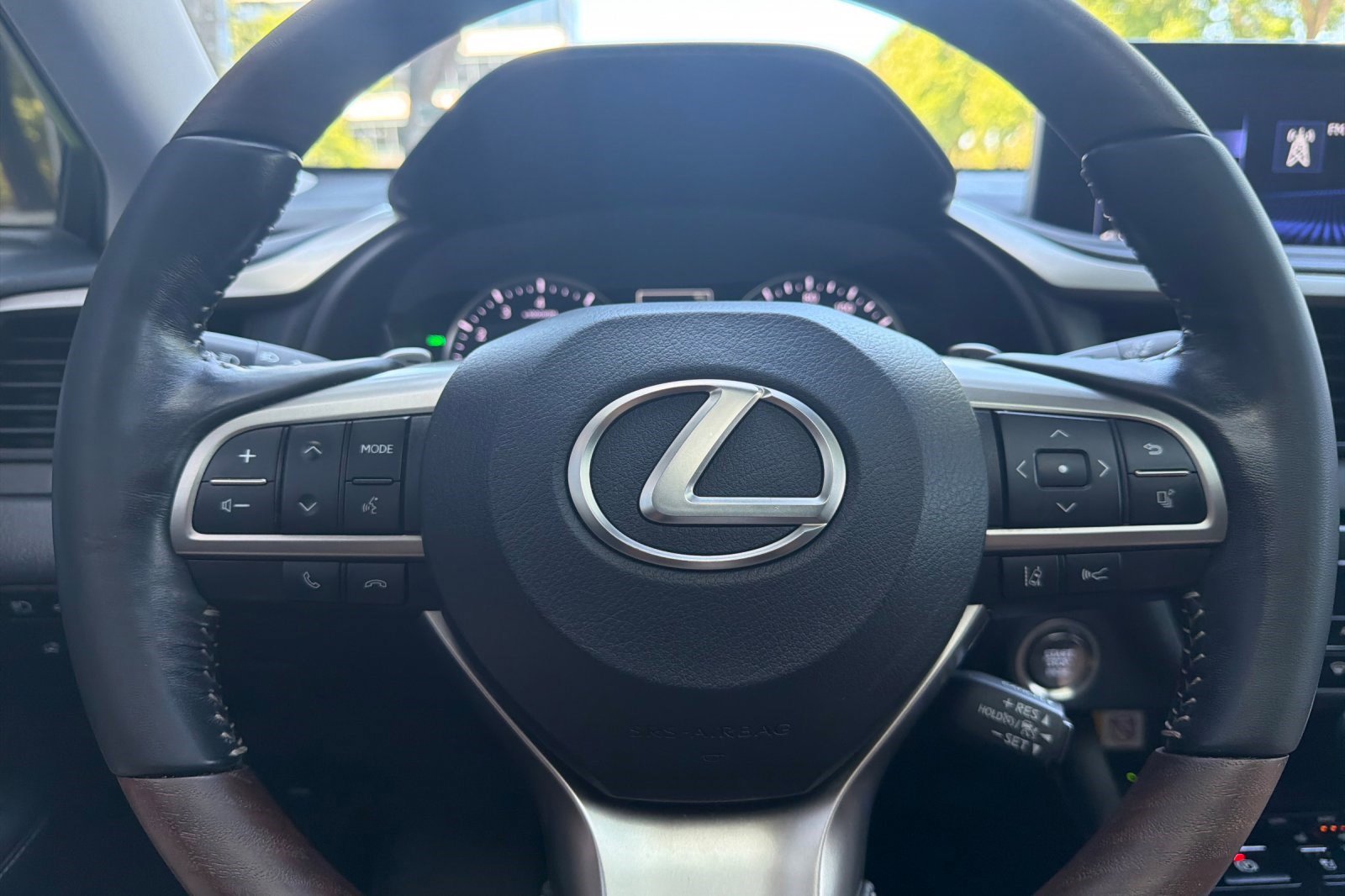 Certified 2022 Lexus RX 350L Premium w/ Premium Package AWD/4WD image 29