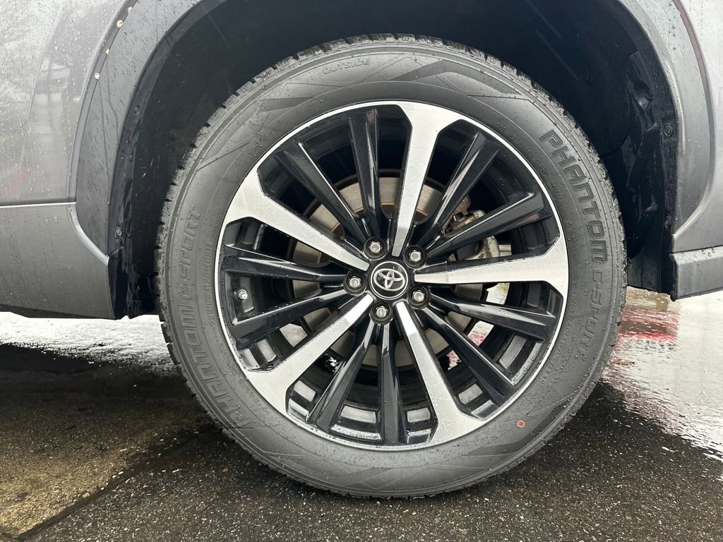 Used 2021 Toyota Highlander XSE image 30