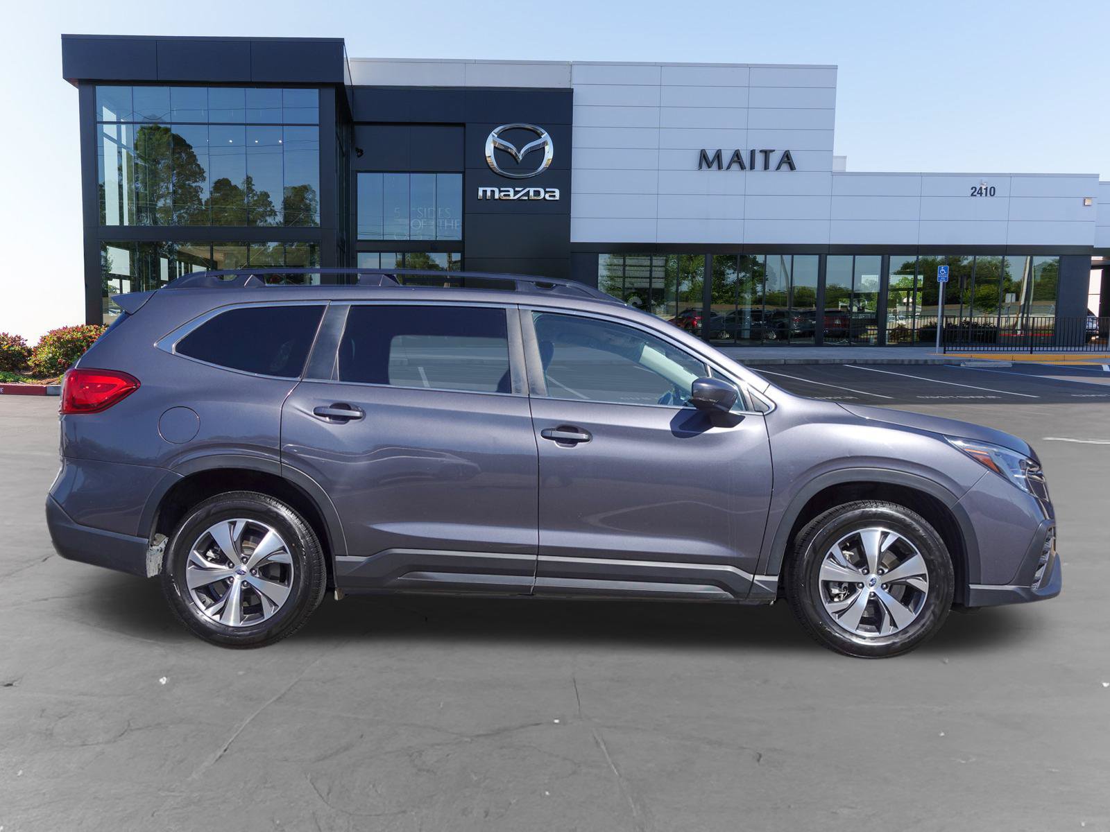 Used 2025 Subaru Ascent Premium AWD/4WD image 2