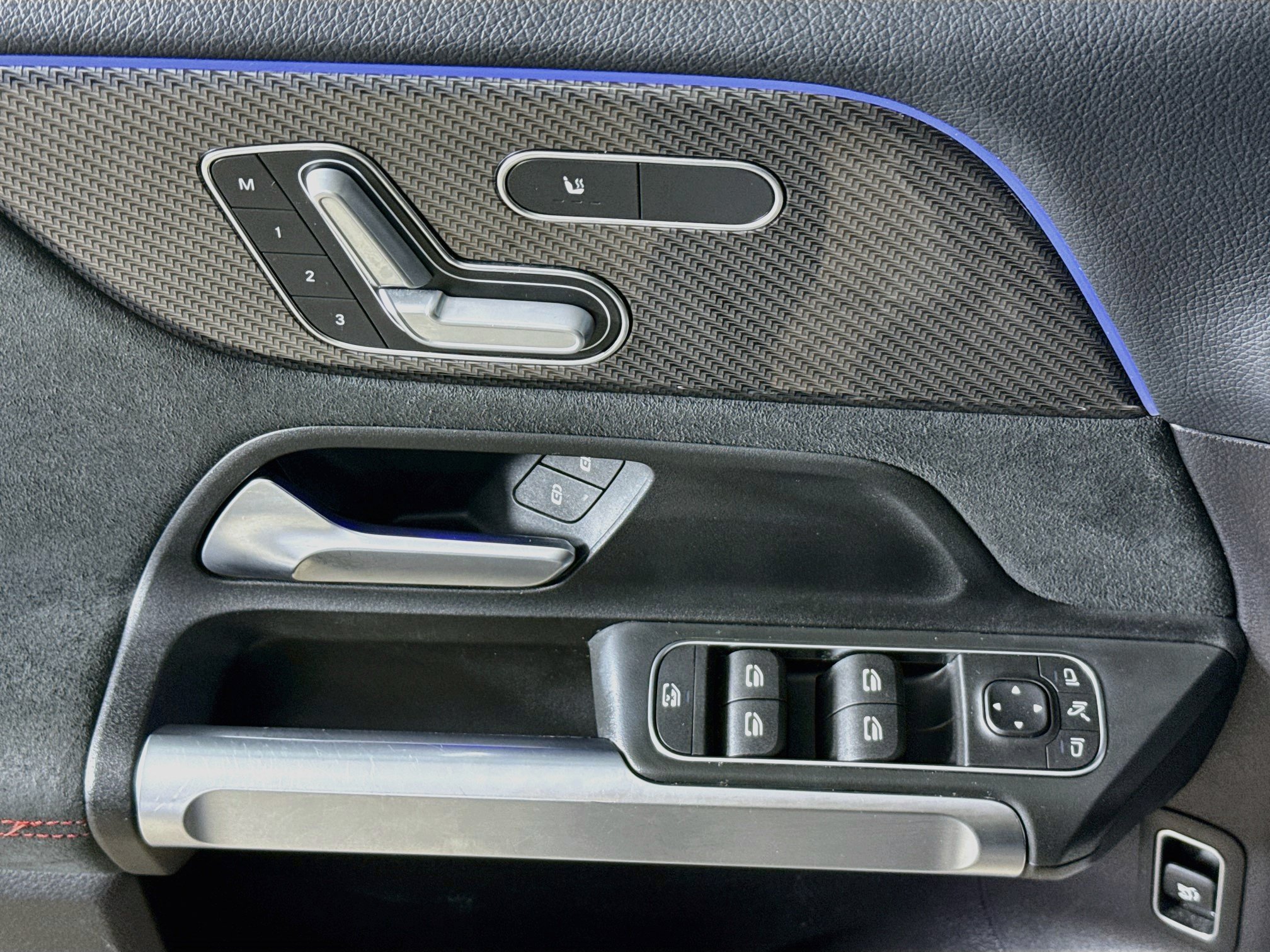Used 2021 Mercedes-Benz GLB 35 AMG 4MATIC image 21