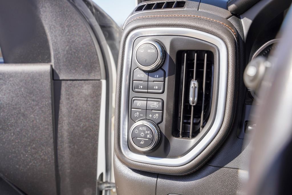 Used 2022 GMC Sierra 3500 AT4 w/ AT4 Premium Plus Package AWD/4WD image 14