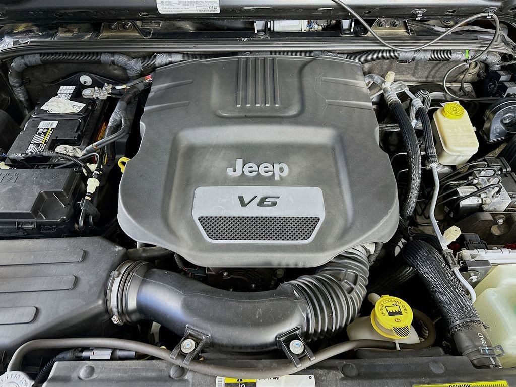 Used 2015 Jeep Wrangler Unlimited Sport w/ Quick Order Package 24S AWD/4WD image 30