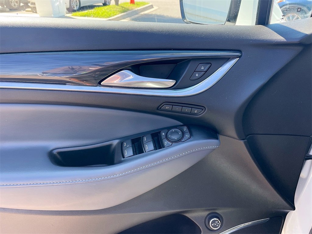 Used 2022 Buick Enclave Premium w/ Experience Buick Package image 9