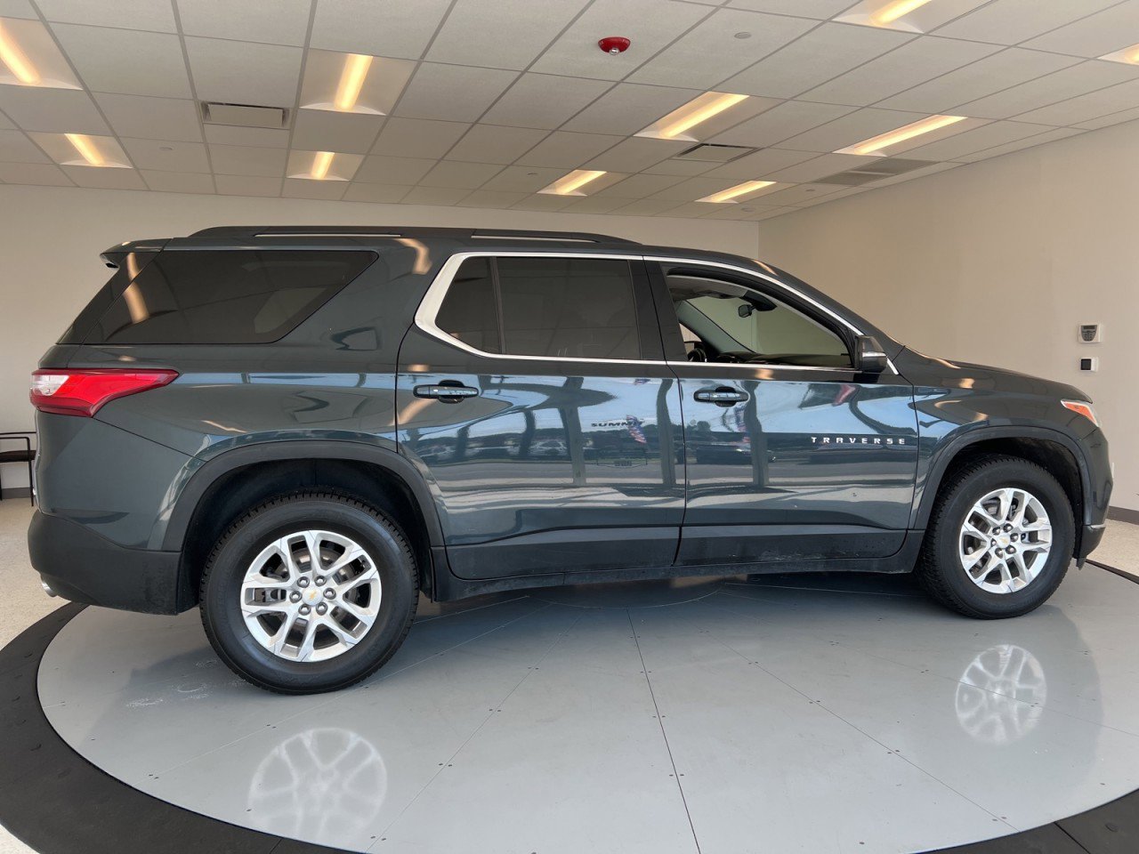 Used 2021 Chevrolet Traverse LT image 56
