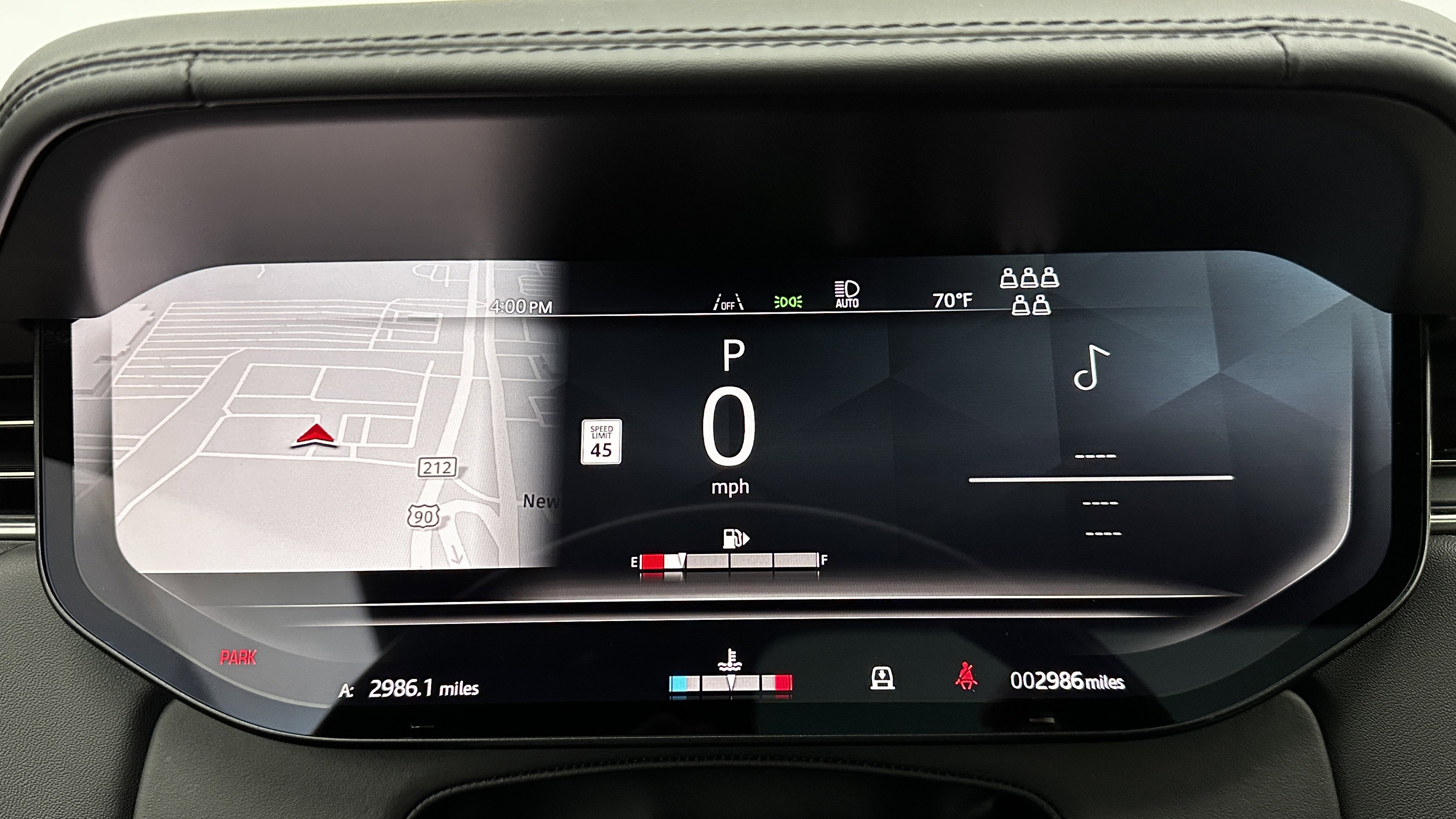 Used 2025 Land Rover Range Rover Long Wheelbase SE image 18