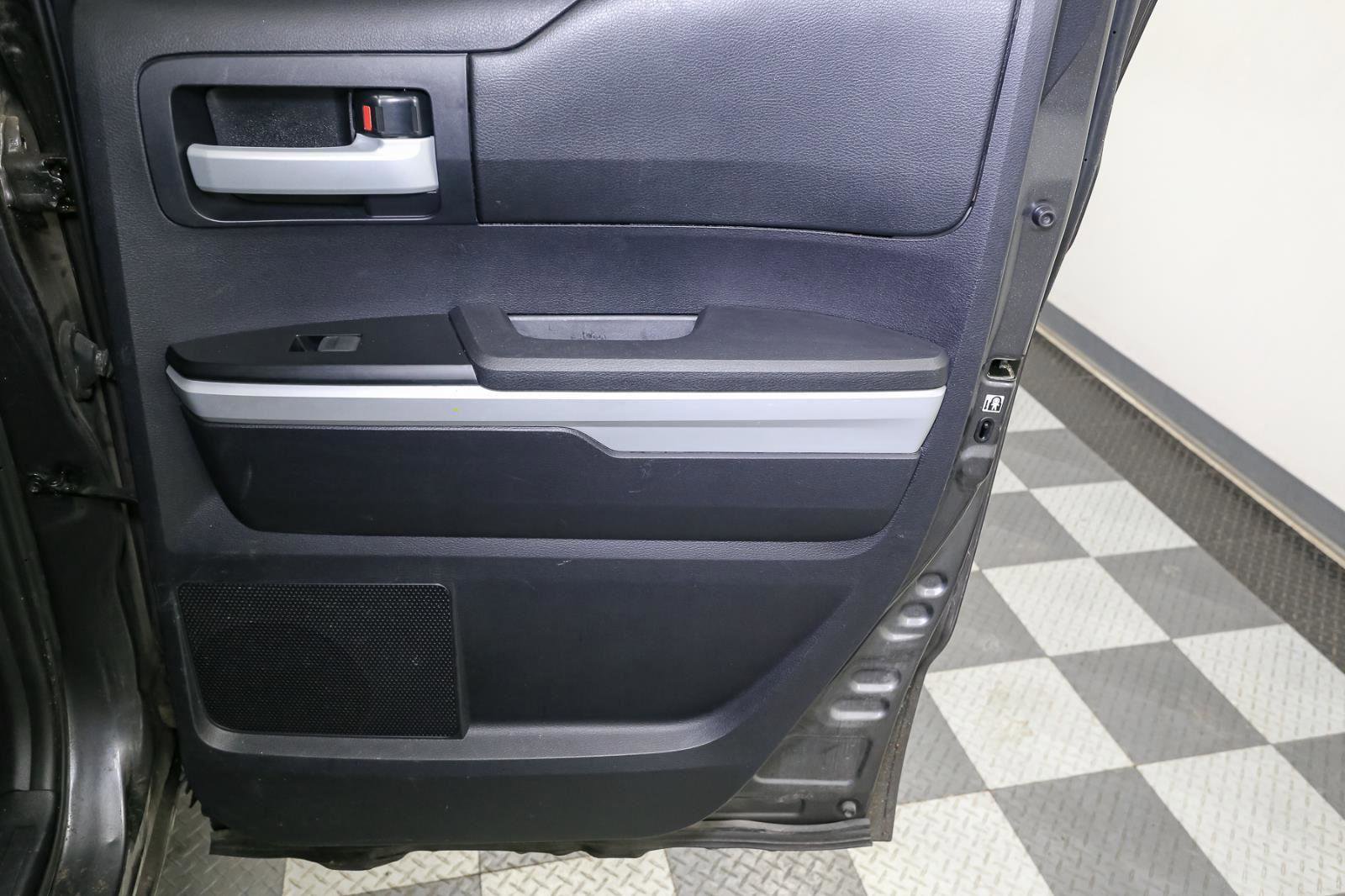 Used 2016 Toyota Tundra SR5 image 20