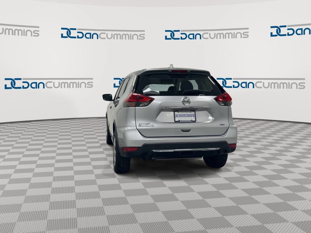Used 2017 Nissan Rogue S AWD/4WD image 7