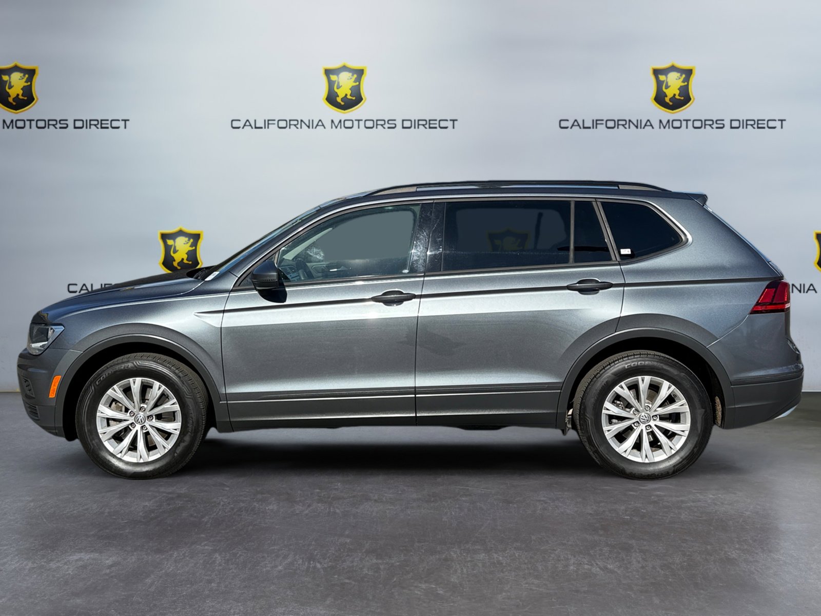 Used 2020 Volkswagen Tiguan S image 2