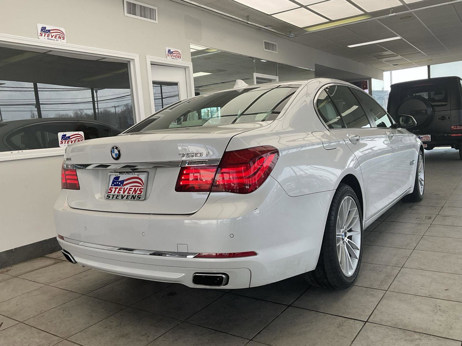 Used 2015 BMW 750i xDrive AWD/4WD image 5