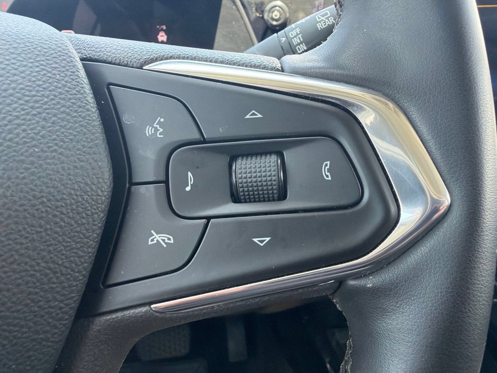 Used 2025 Chevrolet Trax ACTIV w/ Sunroof Package FWD image 22