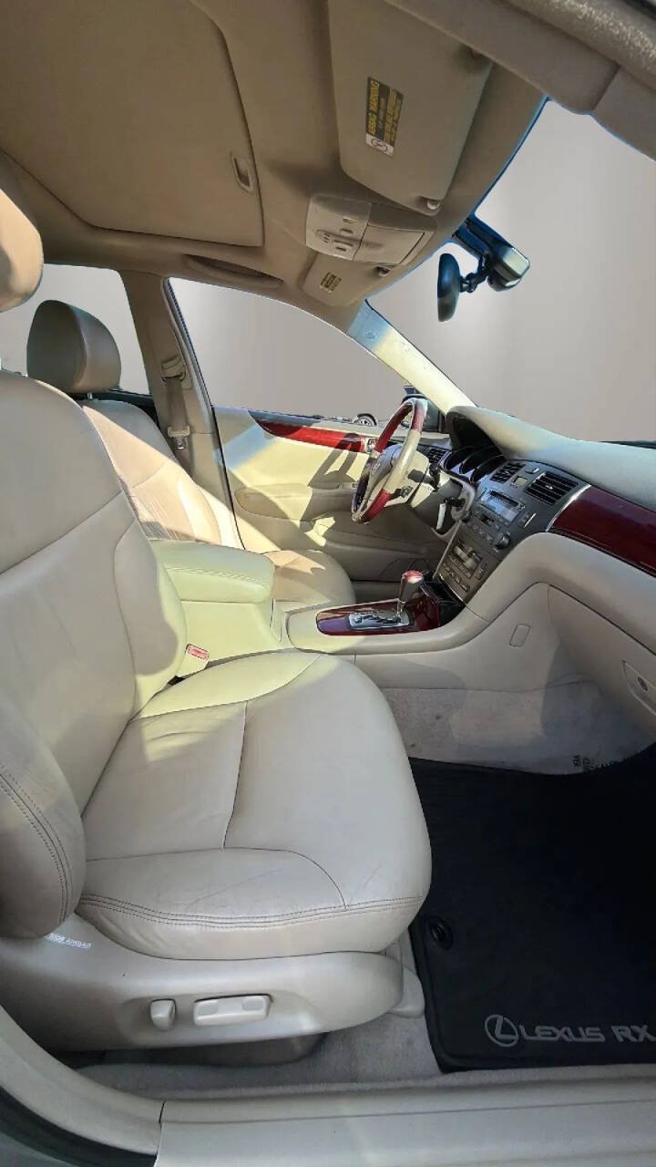 Used 2002 Lexus ES 330 FWD image 12