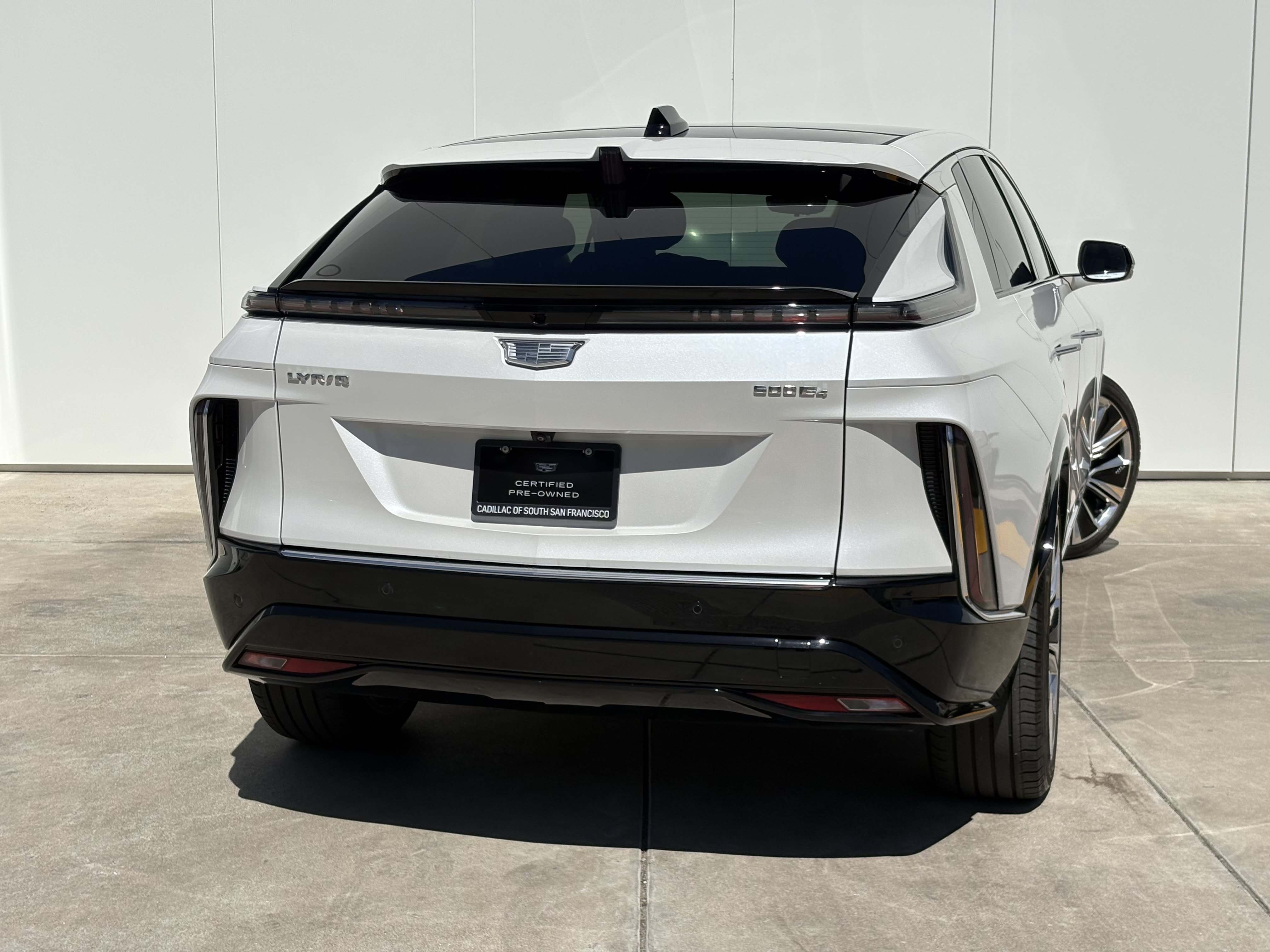 Certified 2024 Cadillac Lyriq Luxury AWD/4WD image 6