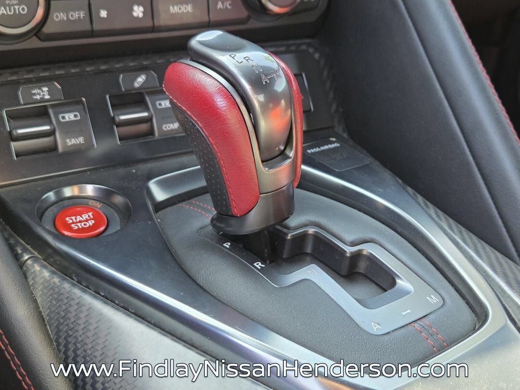 Used 2018 Nissan GT-R NISMO AWD/4WD image 16