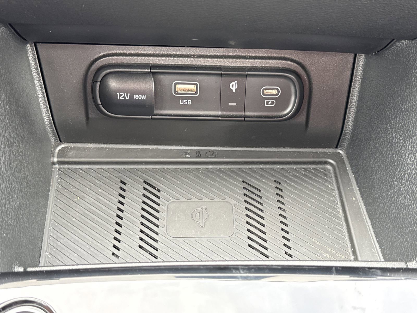 Used 2024 Kia Sportage EX image 29