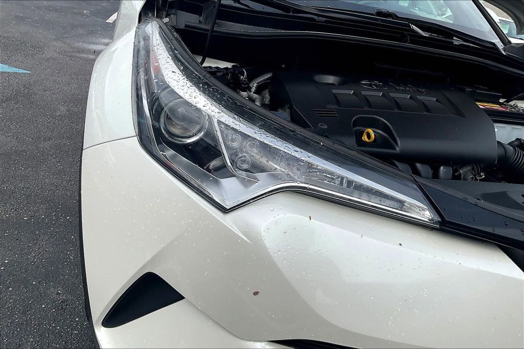 Used 2018 Toyota C-HR XLE FWD image 30