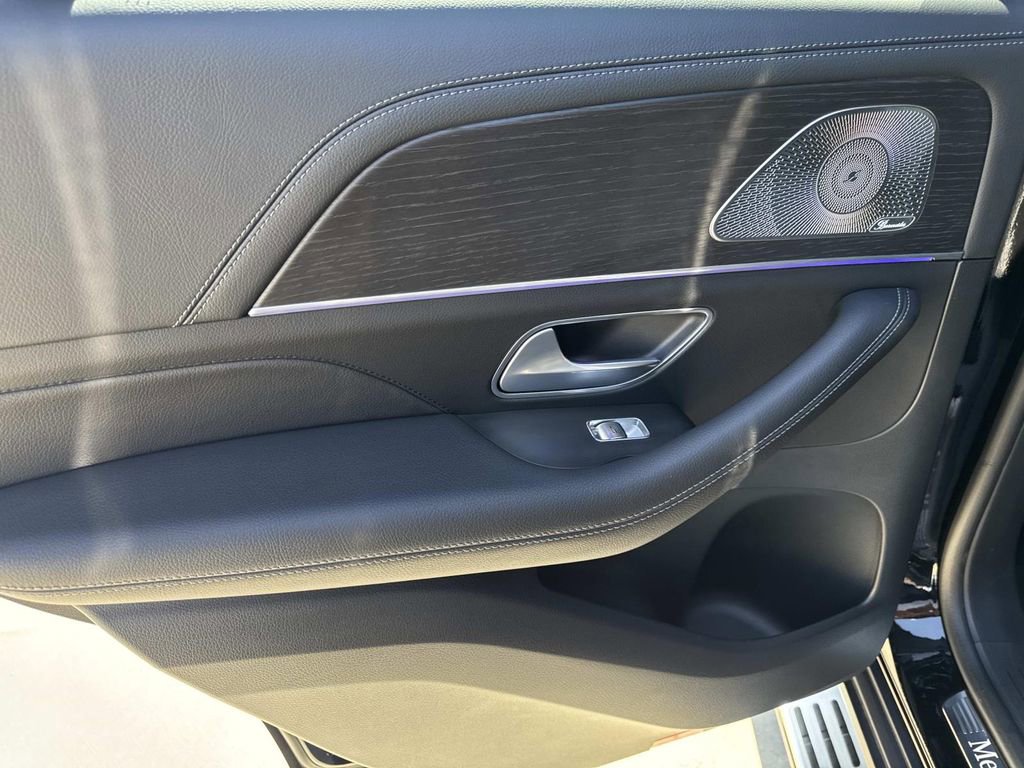 Used 2025 Mercedes-Benz GLE 450e 4MATIC image 10