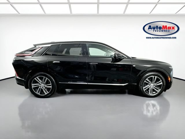 Used 2024 Cadillac Lyriq Luxury AWD/4WD image 10