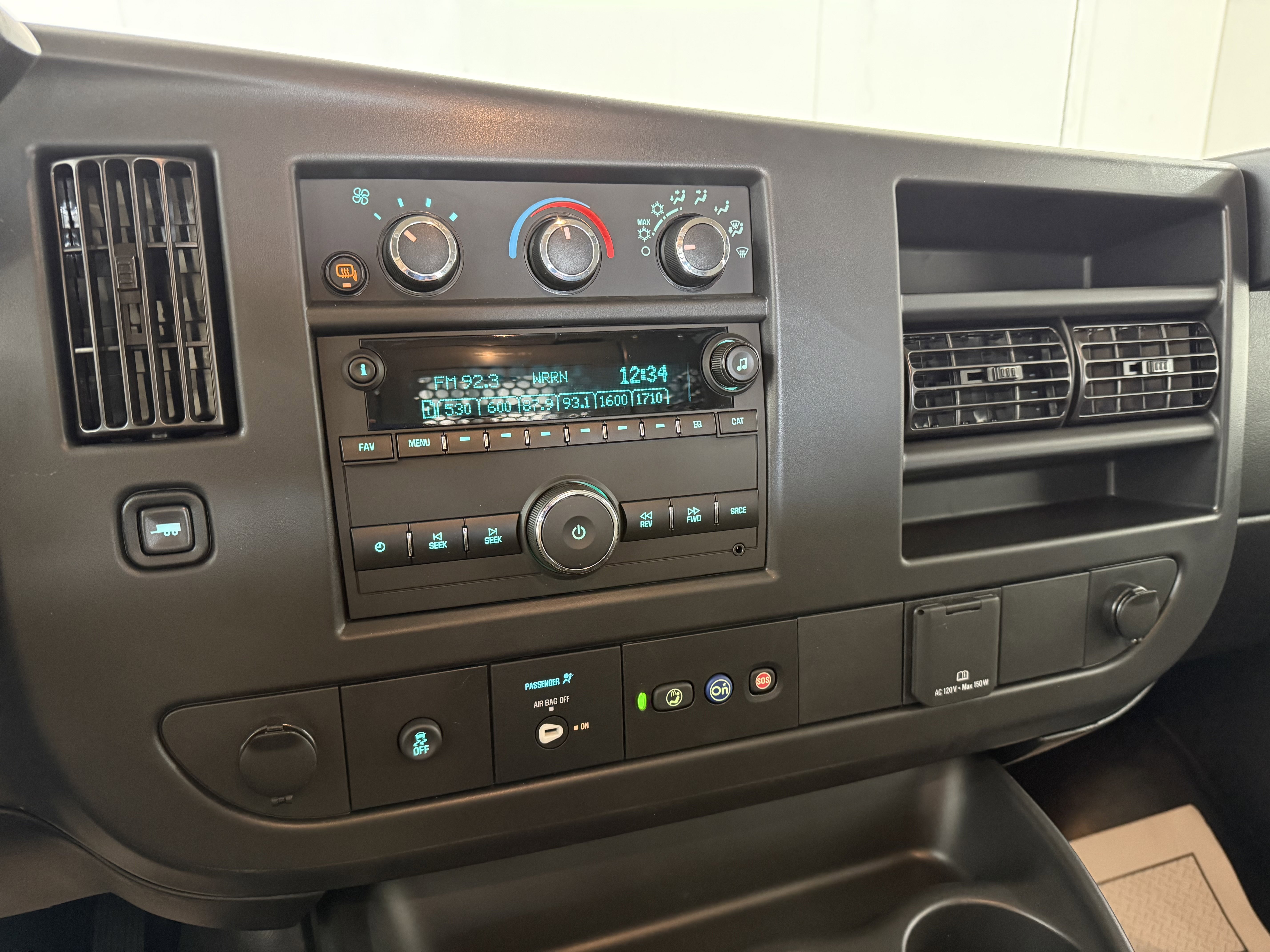 New 2025 Chevrolet Express 3500 w/ Driver Convenience Package image 20