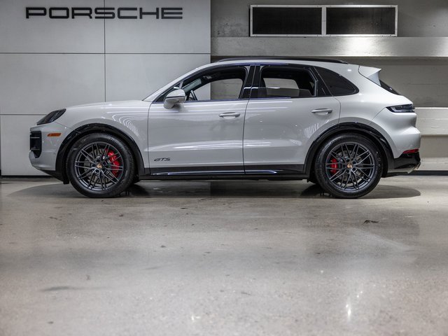 New 2026 Porsche Cayenne GTS image 2