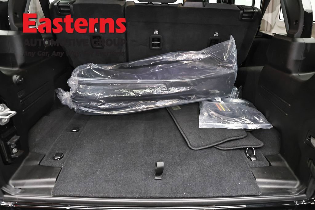 Used 2025 Jeep Wrangler Unlimited Sahara w/ Safety Group image 9