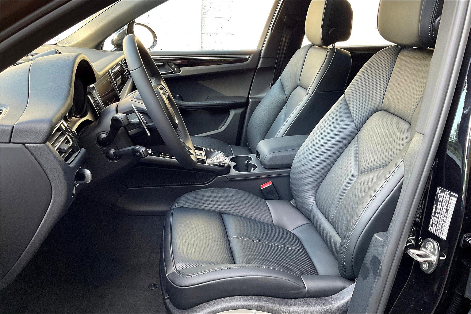 New 2026 Porsche Macan image 5