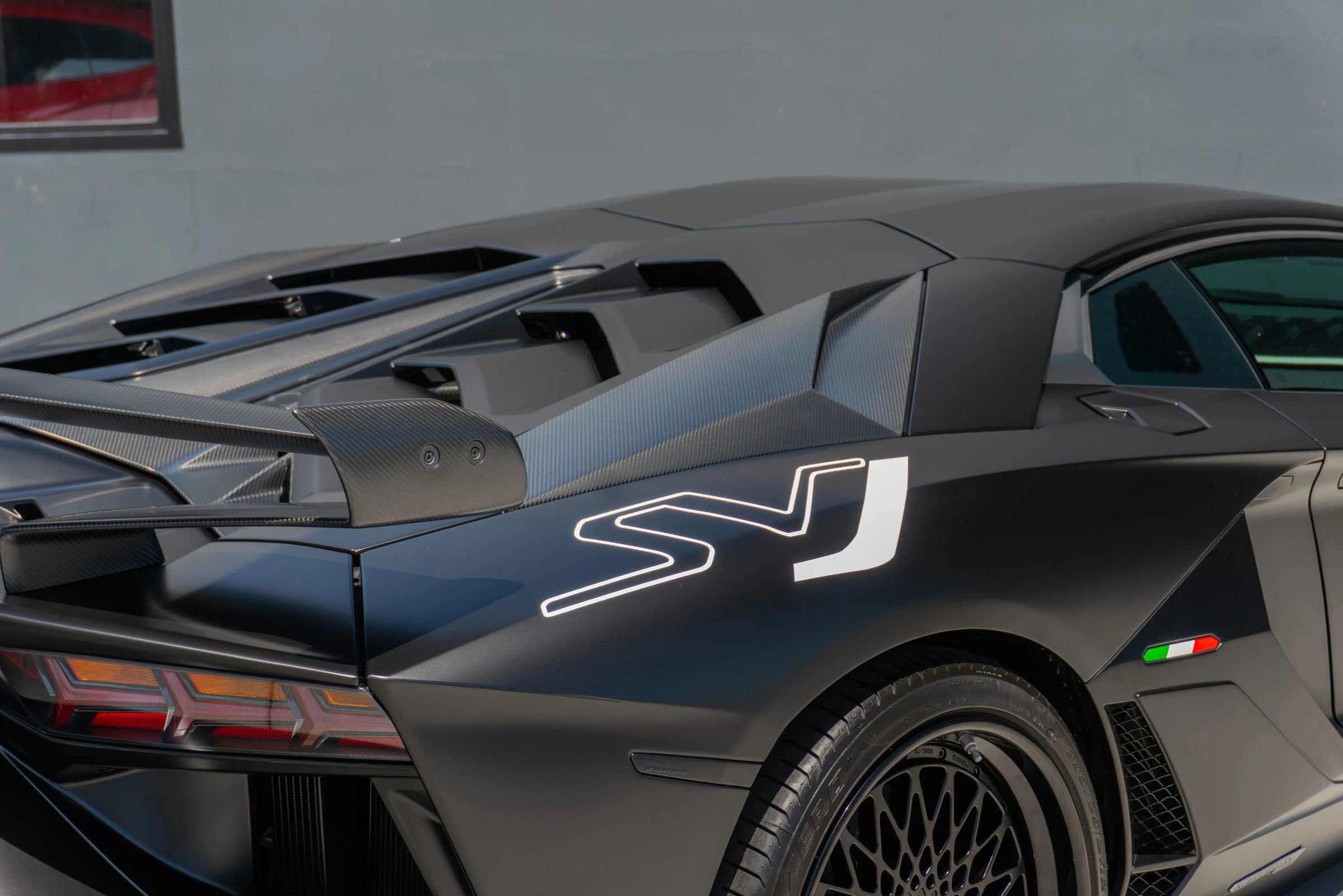 Used 2019 Lamborghini Aventador SVJ AWD/4WD image 45