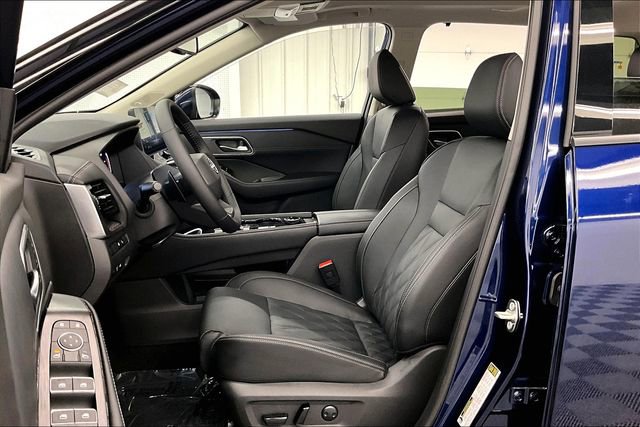 New 2025 Nissan Rogue Platinum w/ Platinum Premium Package image 10