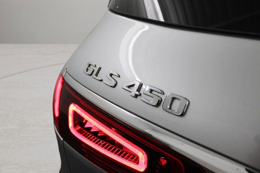 Used 2023 Mercedes-Benz GLS 450 4MATIC image 35