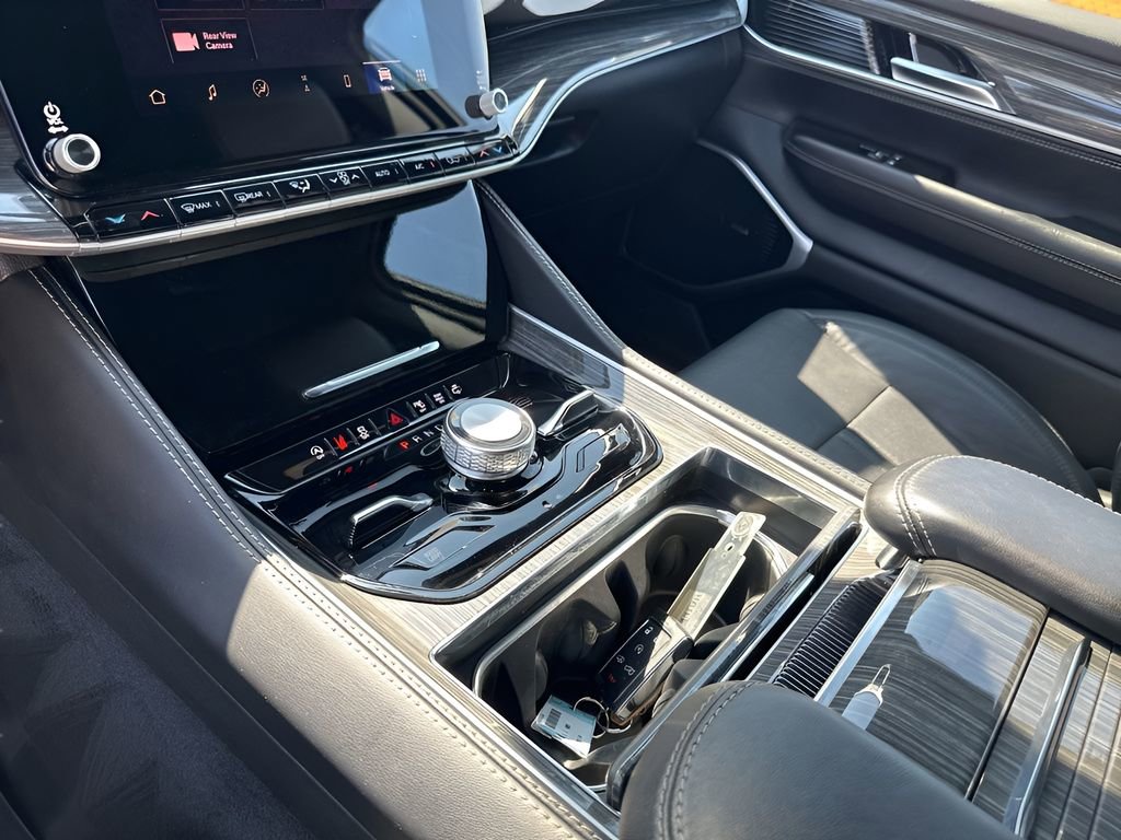 Used 2022 Jeep Wagoneer Series III w/ Premium Group I image 40