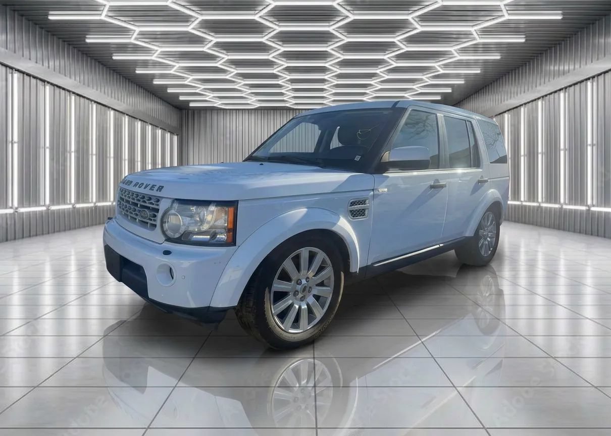 Used 2013 Land Rover LR4 HSE w/ HSE Pkg AWD/4WD image 1