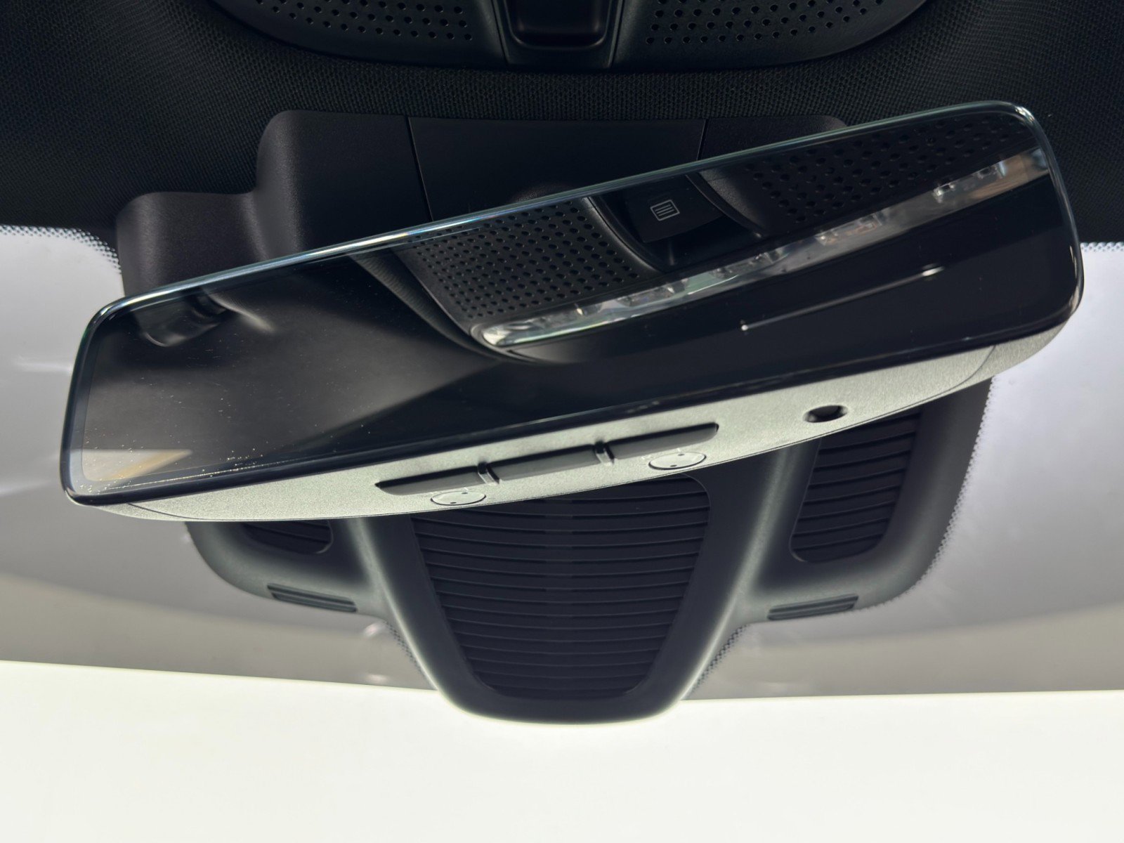 Used 2021 Mercedes-Benz C 63 AMG Sedan w/ Driver Assistance Package image 37