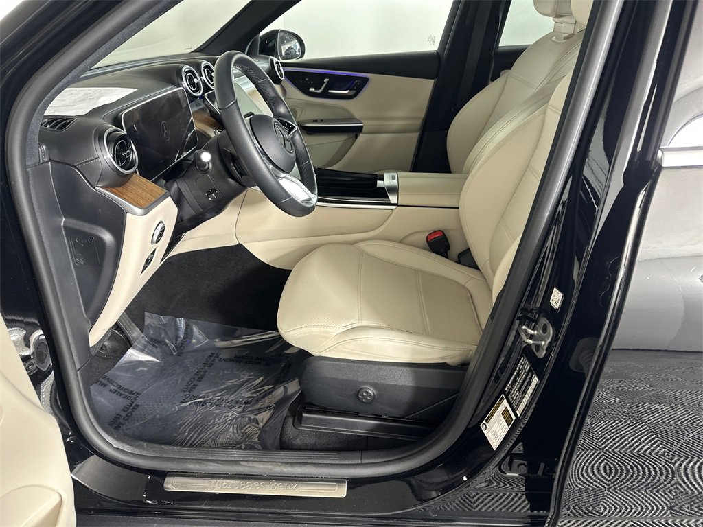 Certified 2024 Mercedes-Benz GLC 300 image 9