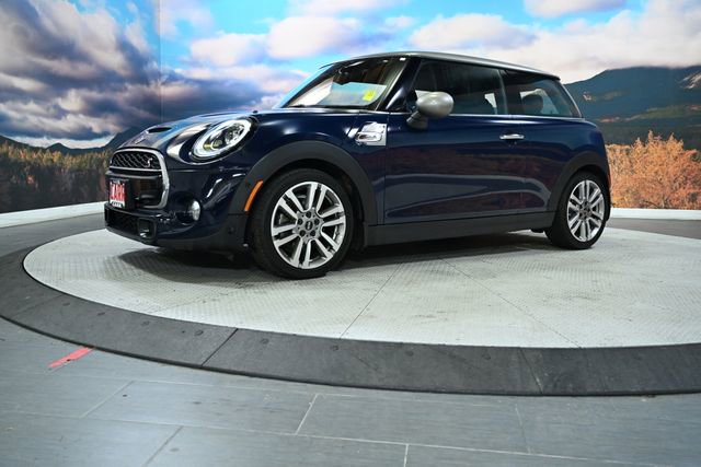 Used 2018 MINI Cooper S video 3