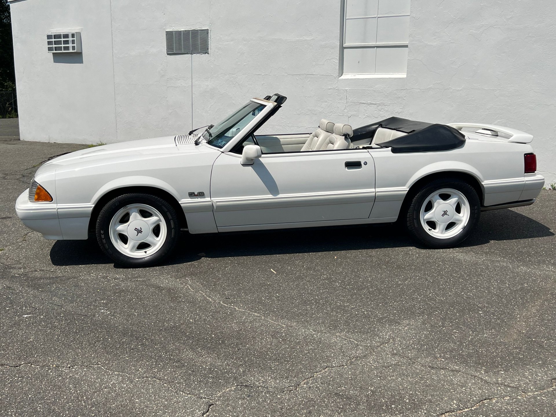 Used 1993 Ford Mustang LX image 2