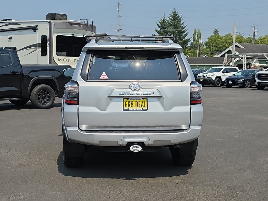 Used 2016 Toyota 4Runner SR5 AWD/4WD image 8