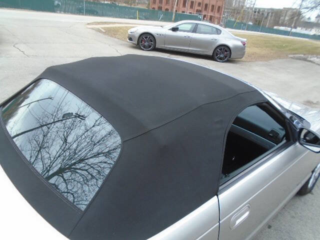 Used 2005 Ford Thunderbird Deluxe image 15