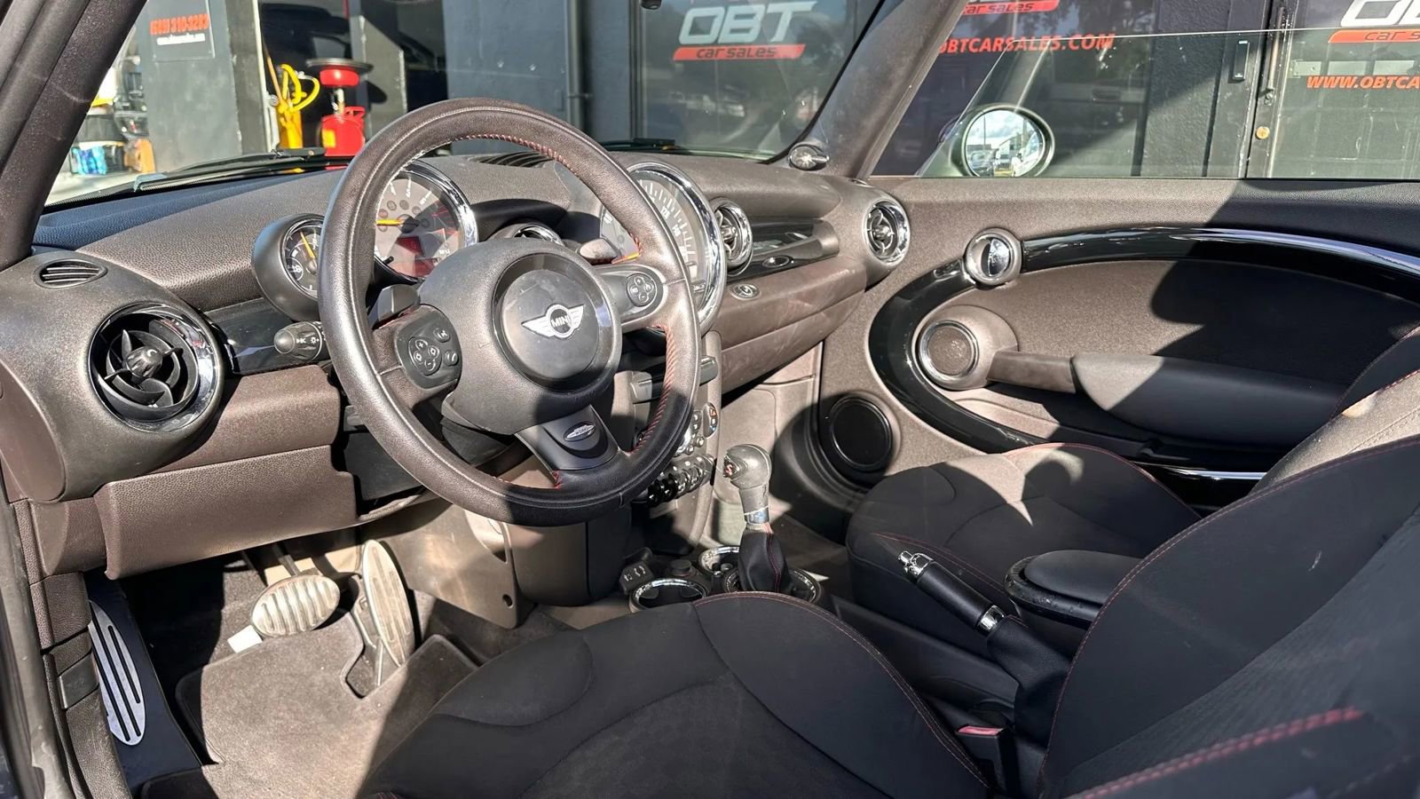 Used 2015 MINI Cooper S image 9