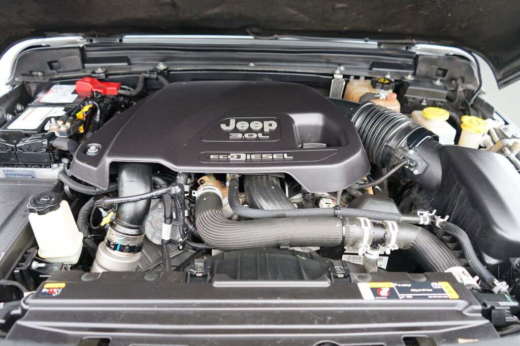 Used 2021 Jeep Wrangler Unlimited Sahara image 9