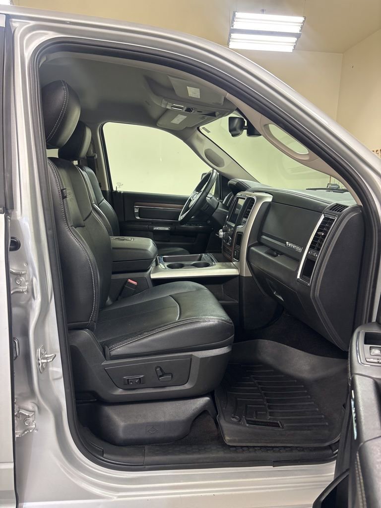 Used 2018 RAM 1500 Laramie w/ Convenience Group AWD/4WD image 24