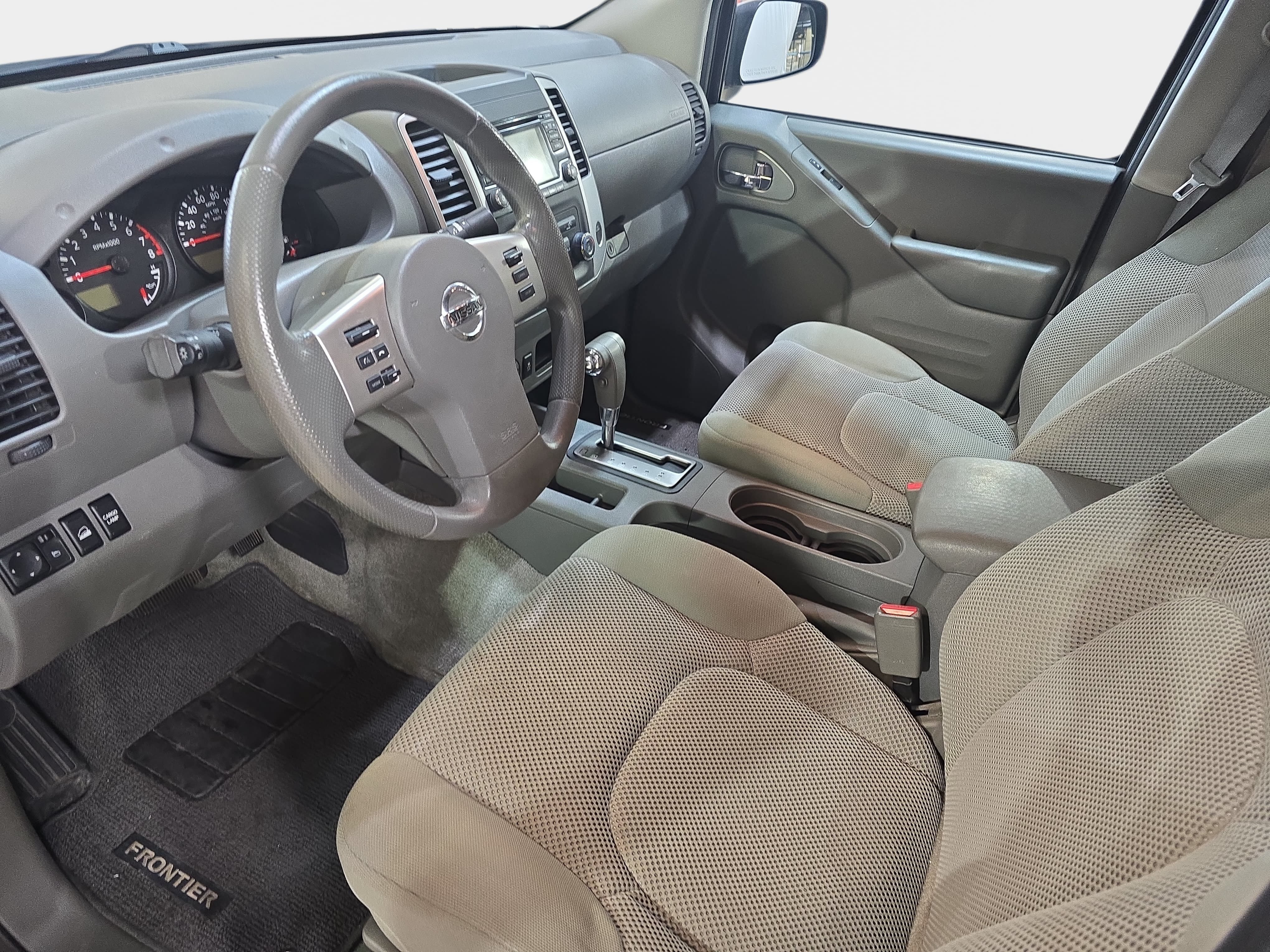 Used 2018 Nissan Frontier SV AWD/4WD image 13