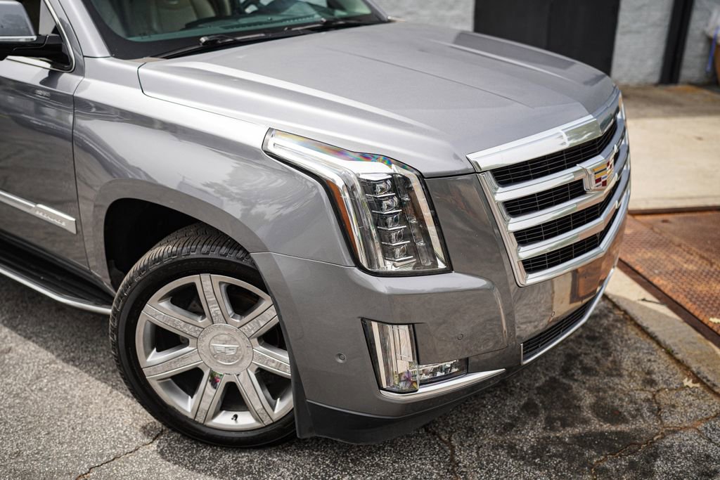 Used 2018 Cadillac Escalade ESV Luxury AWD/4WD image 7
