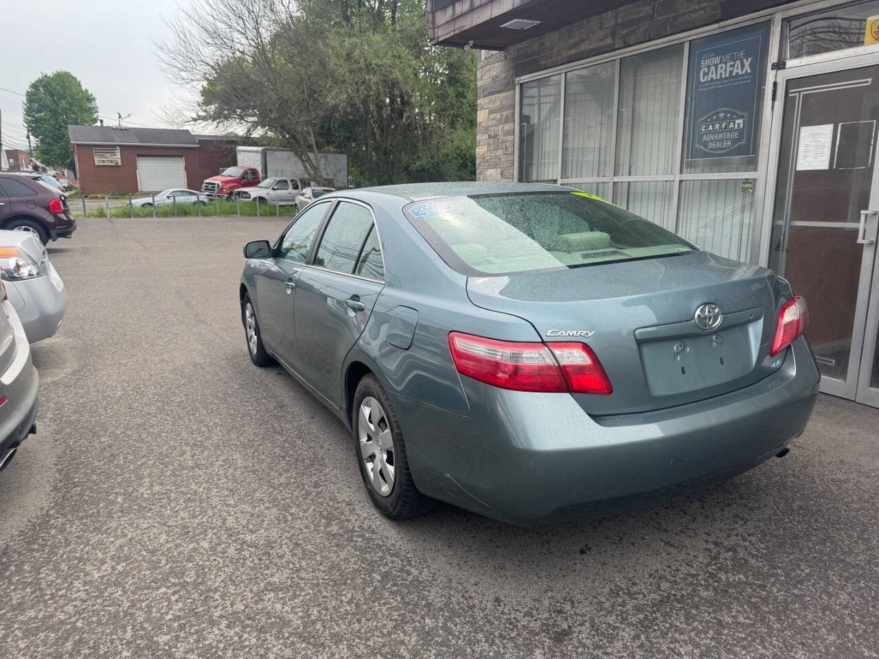 Used 2009 Toyota Camry SE FWD image 3