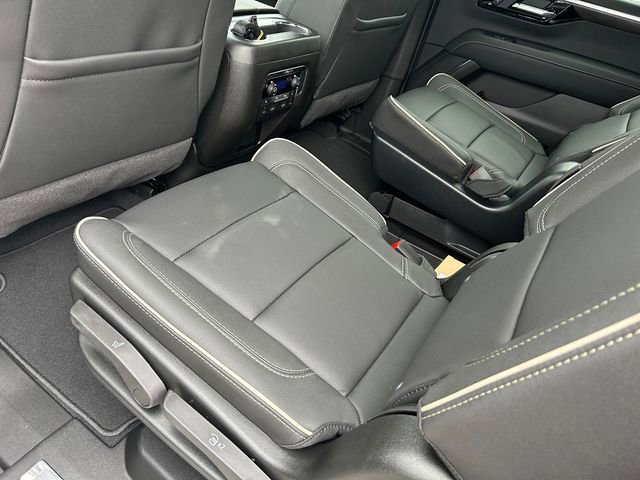 New 2026 Chevrolet Suburban Premier image 12