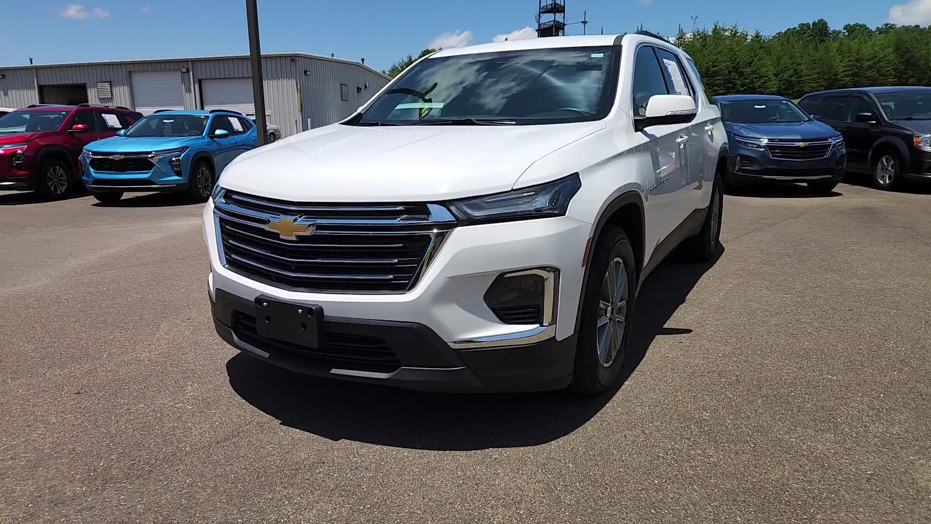 Used 2022 Chevrolet Traverse LT FWD image 2