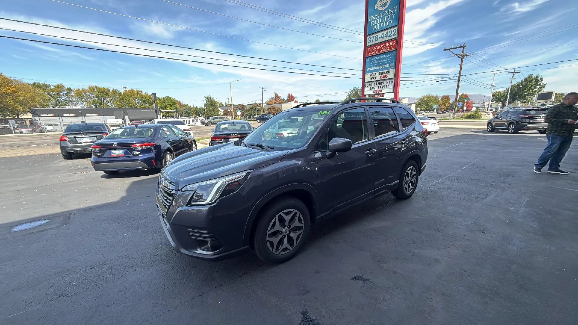Used 2023 Subaru Forester Premium AWD/4WD image 2