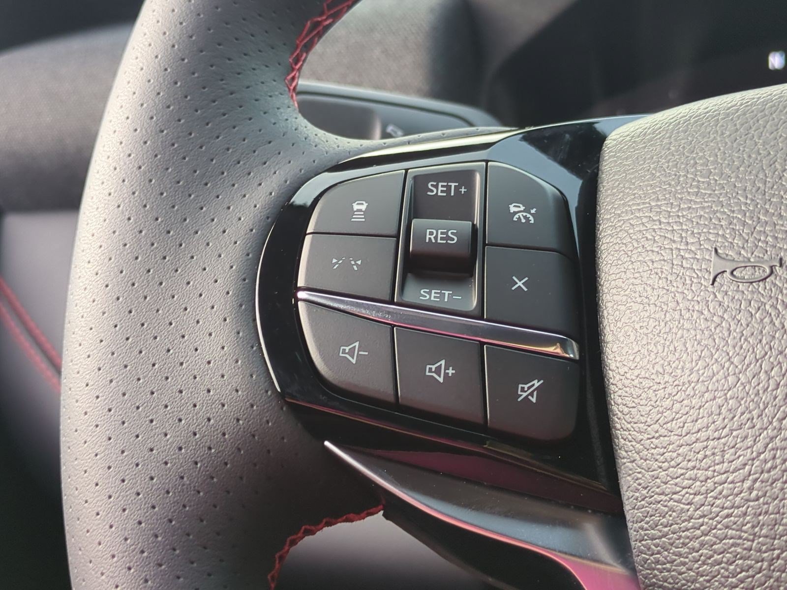 Used 2026 Ford Explorer ST-Line w/ Premium Package RWD image 18