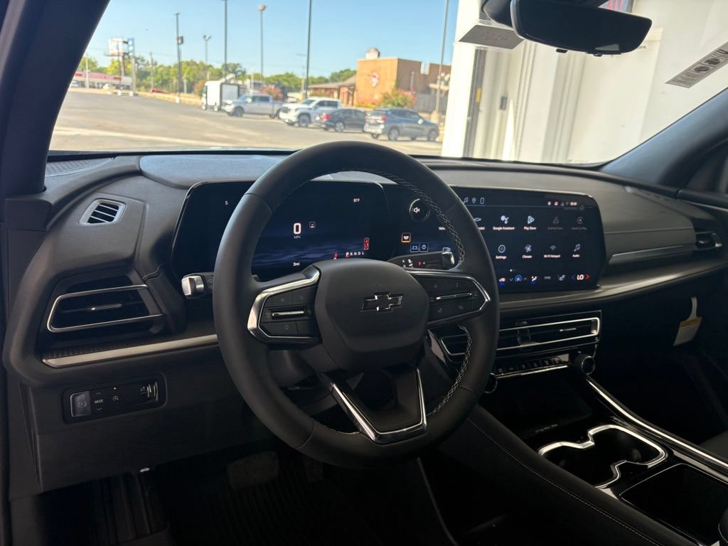 New 2026 Chevrolet Traverse LT w/ Midnight/Sport Edition FWD image 2