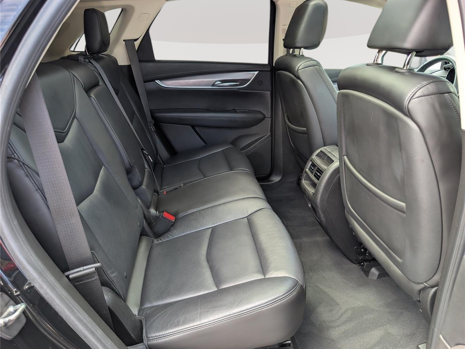 Used 2017 Cadillac XT5 Luxury w/ Driver Awareness Package FWD image 13